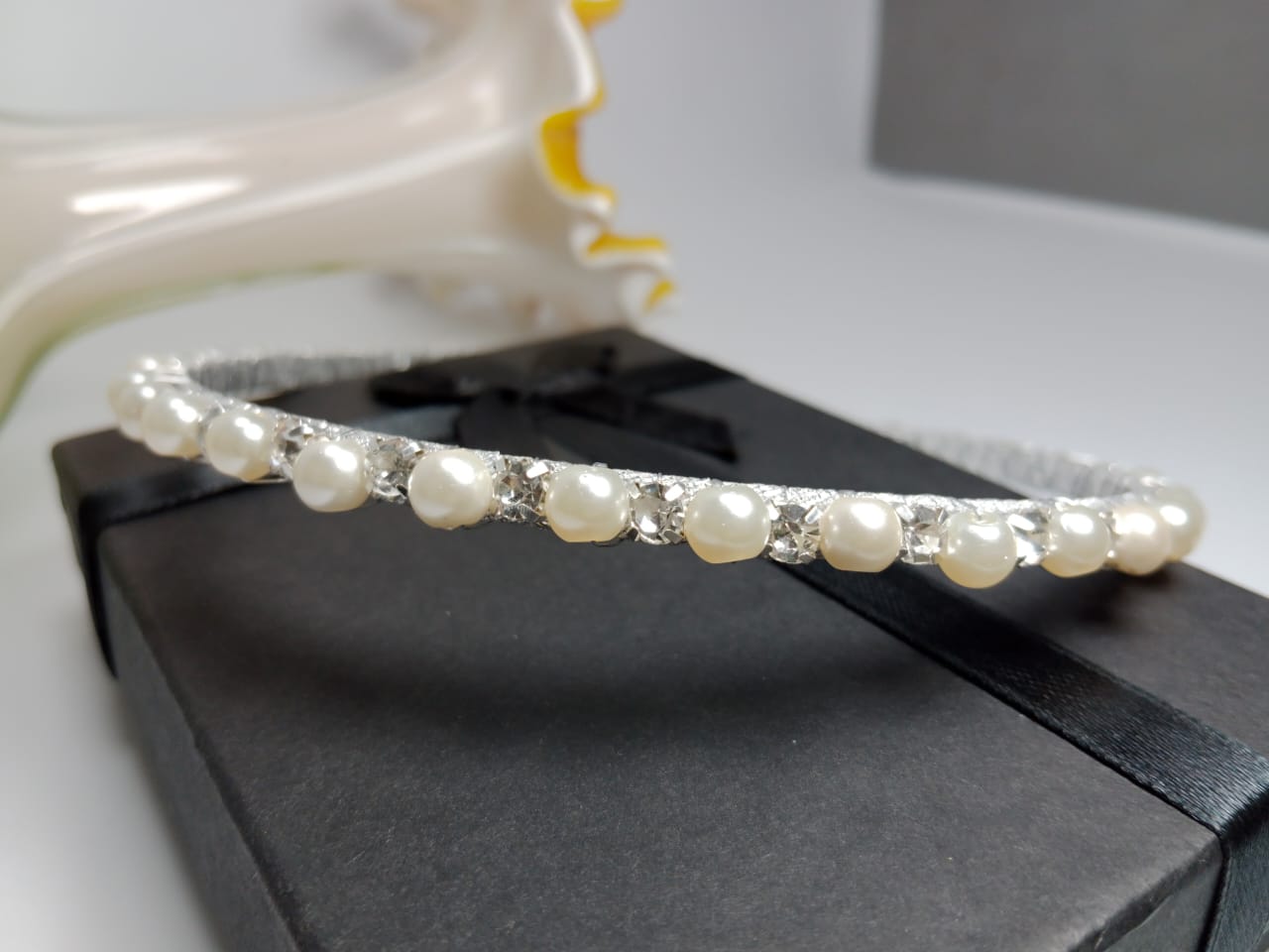 Plan Pearl Hair Band - Image 2