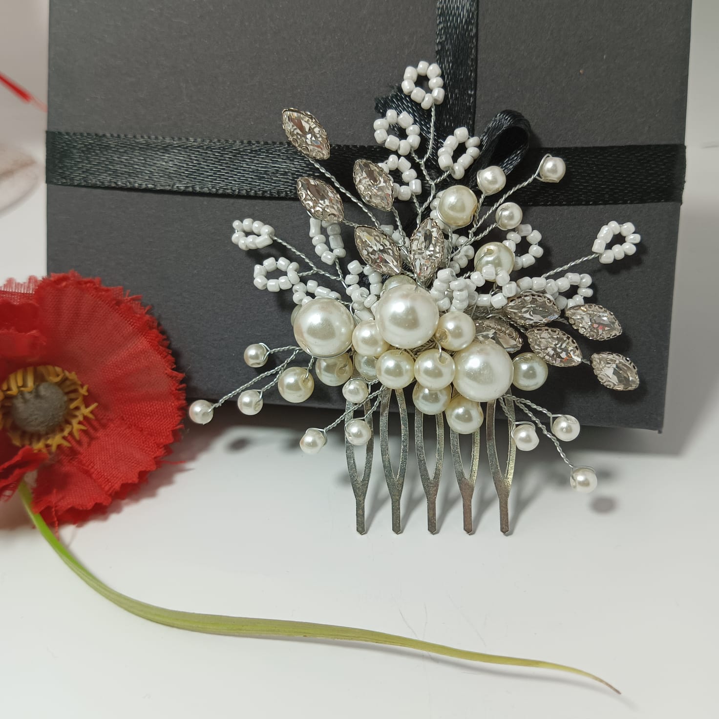 White Fancey Hair Comb