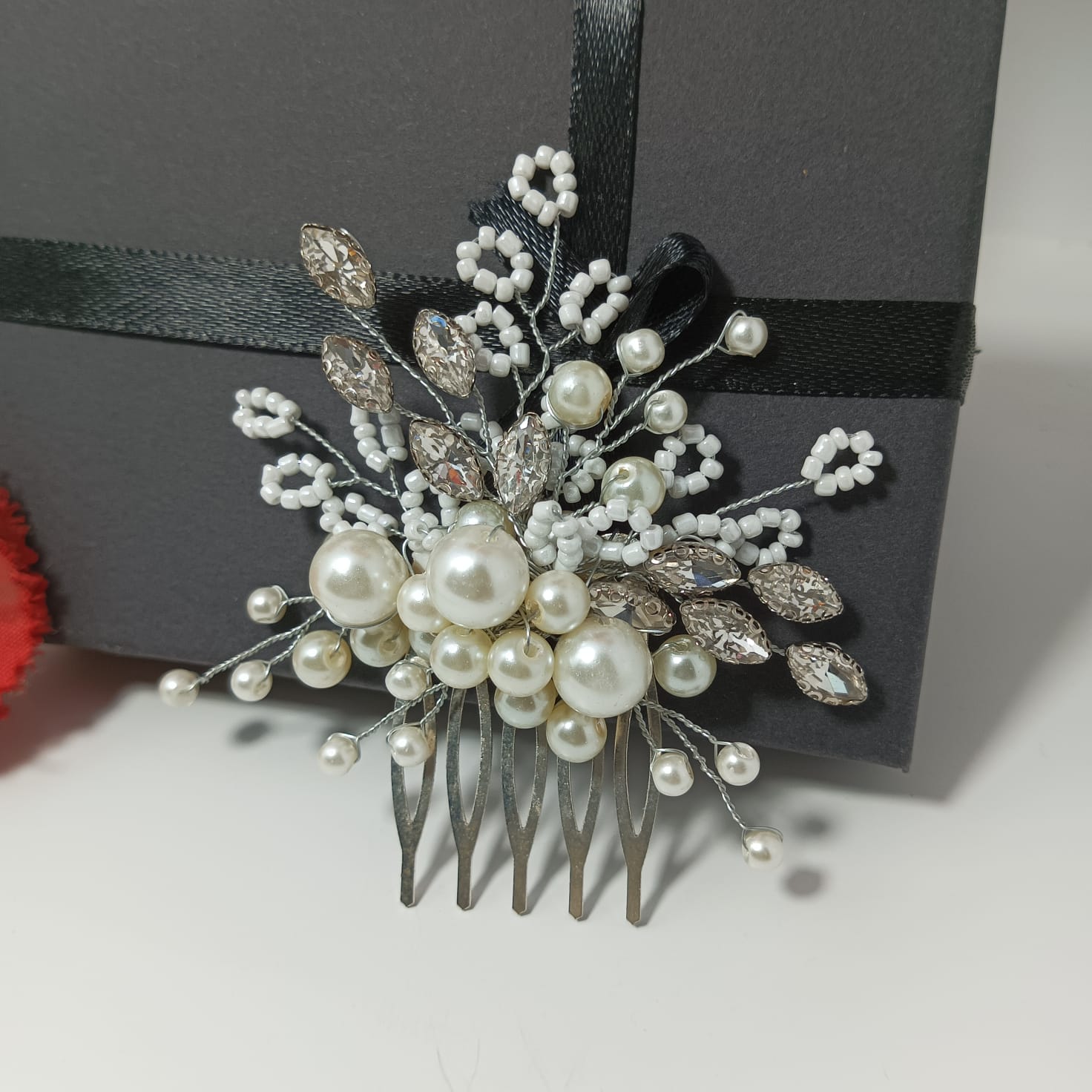 White Fancey Hair Comb - Image 2