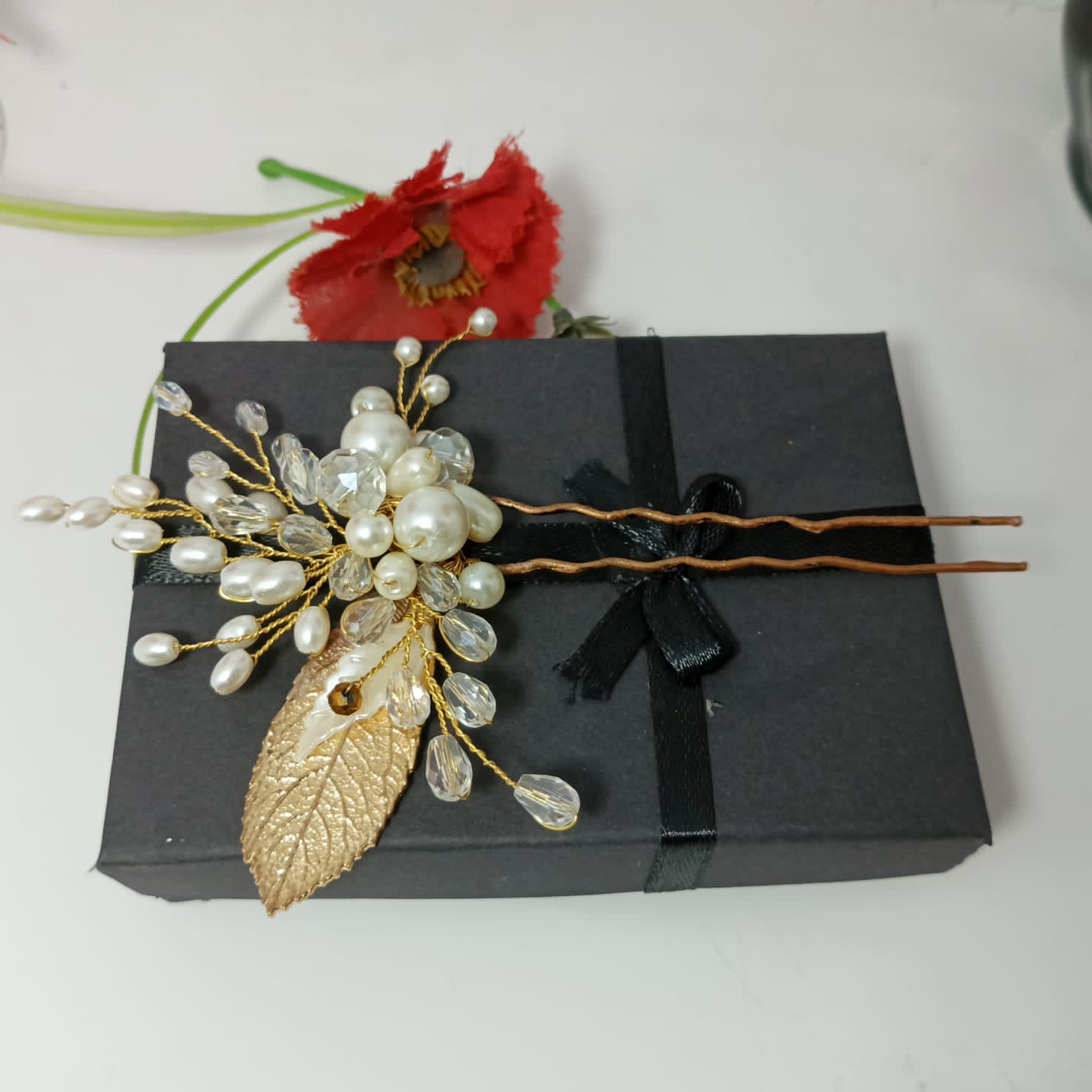 White Jora Pin with Golden Leaf - Image 4