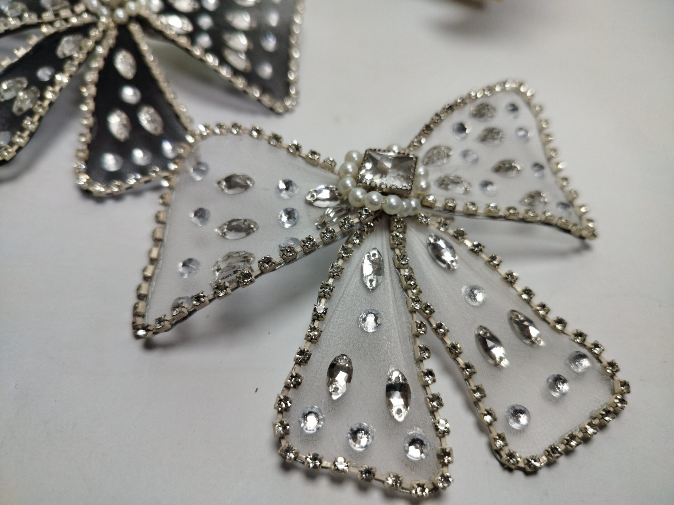White Bow Hair Pin - Image 4