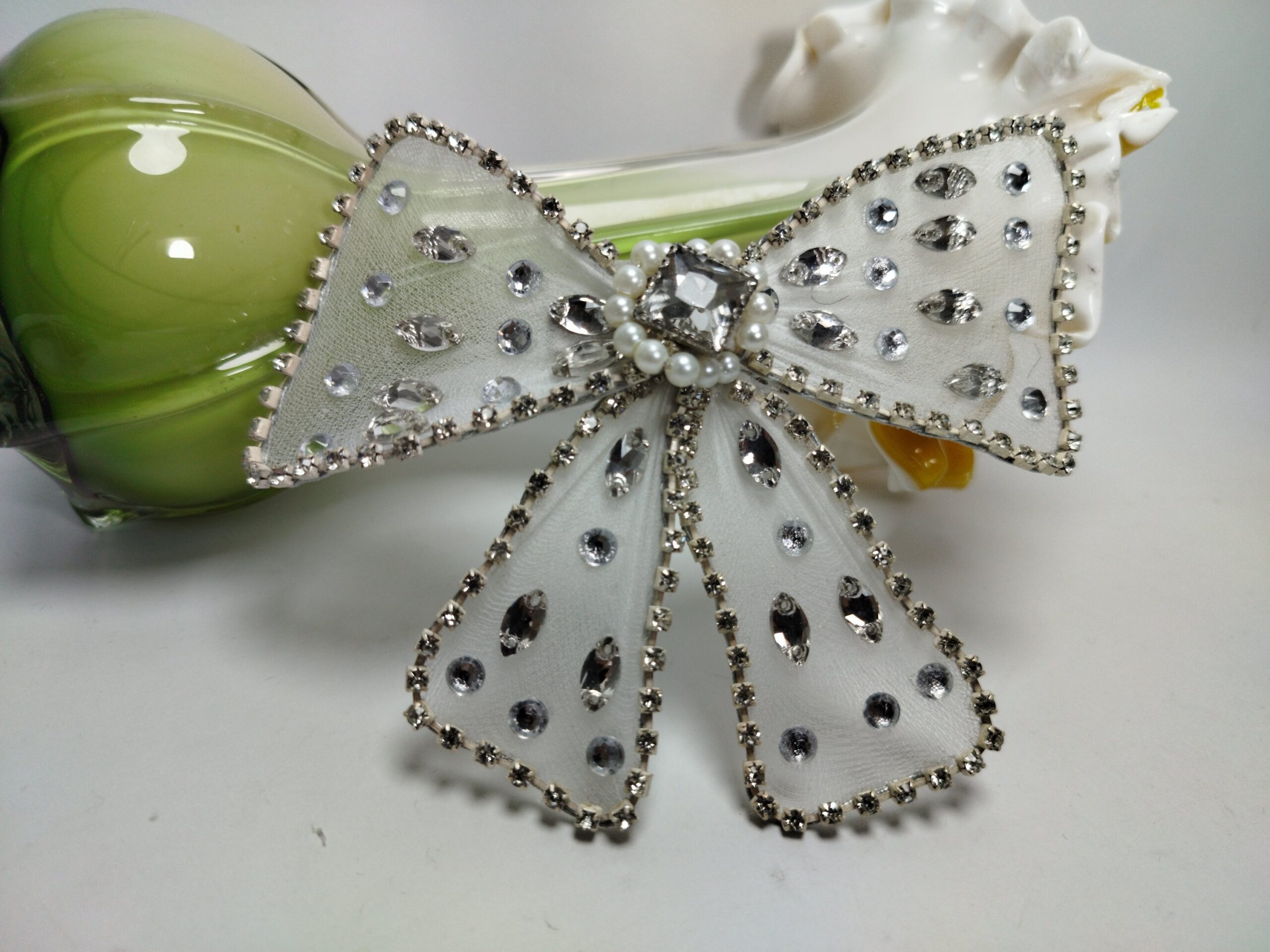 White Bow Hair Pin - Image 6