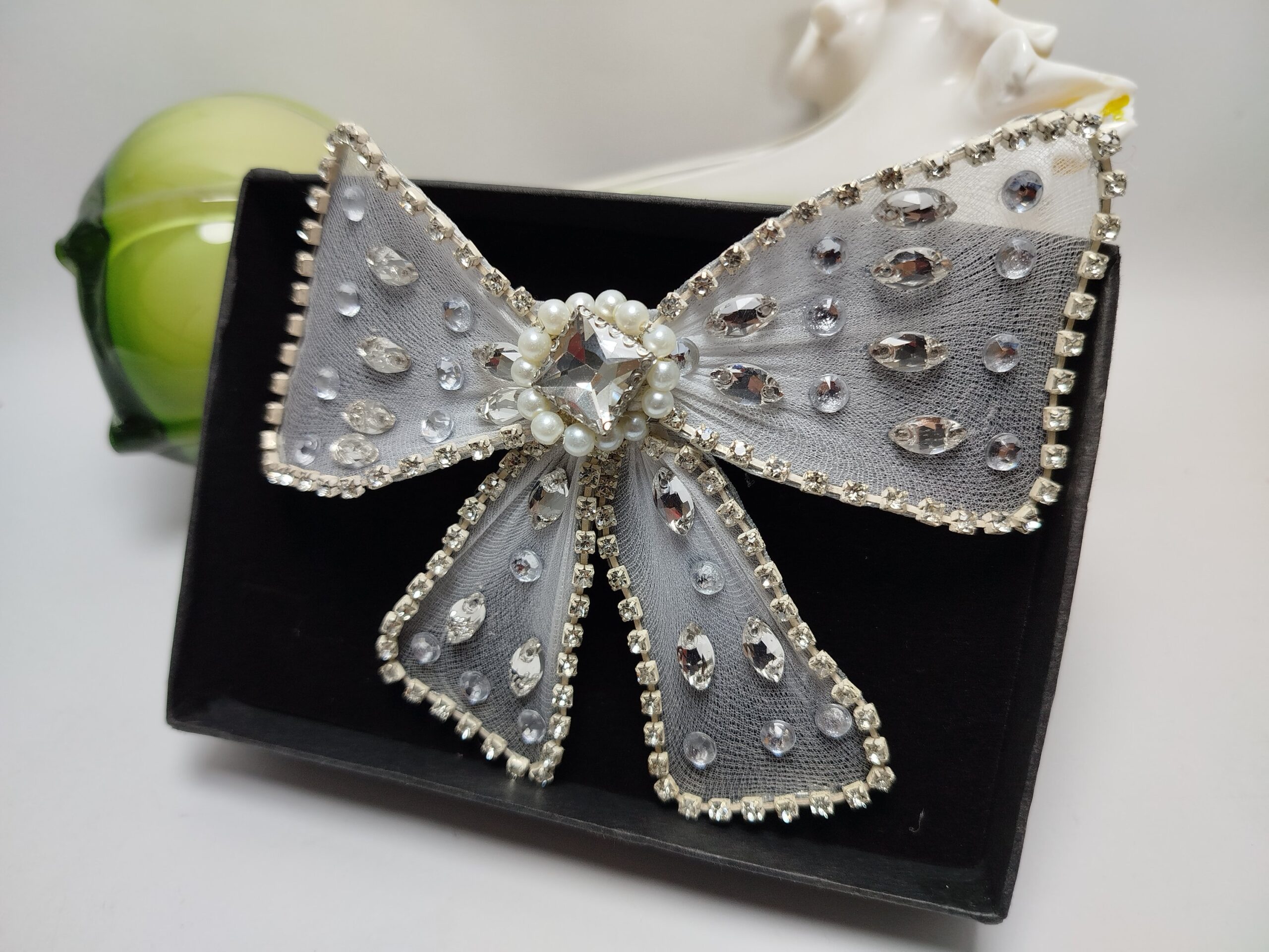 White Bow Hair Pin - Image 5