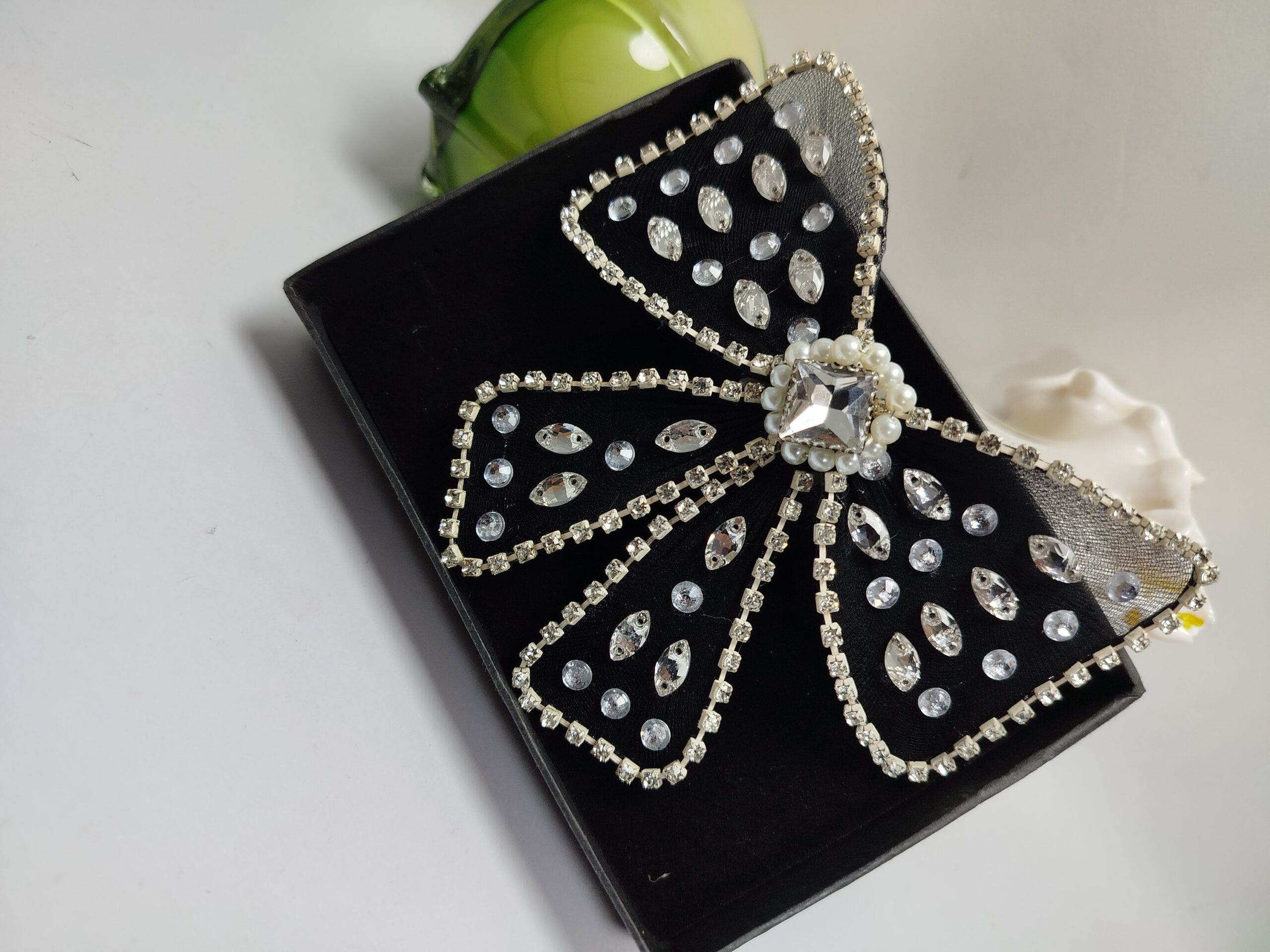 Black Bow Hair Pin - Image 2